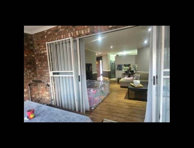 3 bed property to rent in BAYSVALLEY